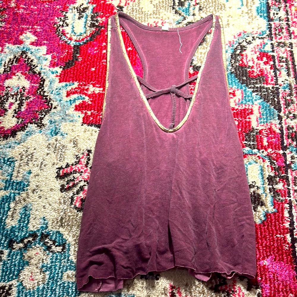 Maroon tank top with gold hems
